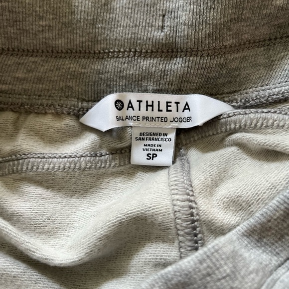 Athleta Balance Heather Gray Printed Joggers Size small Petite EUC - Picture 4 of 5